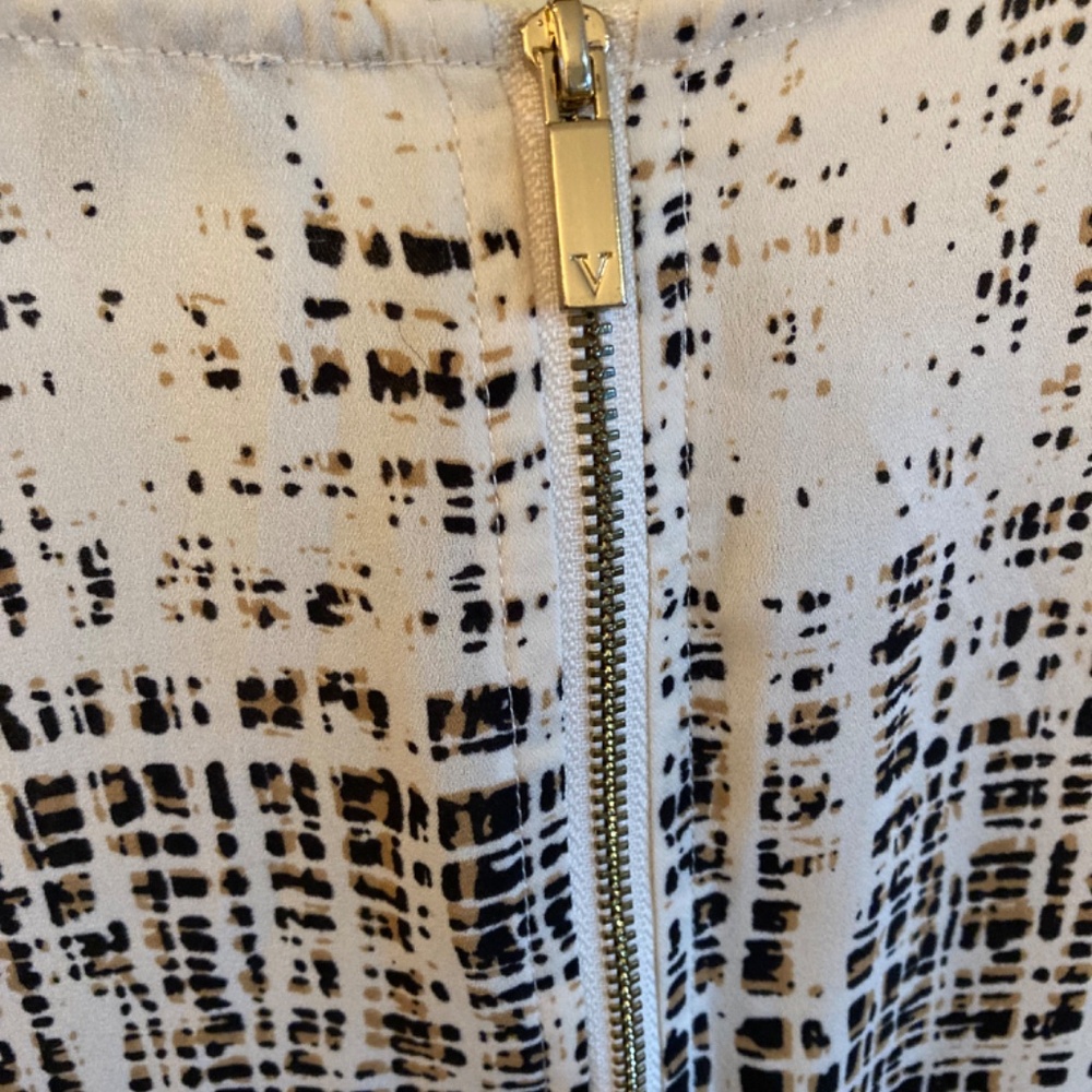 Vince Camuto Gold, White and Black Dressy Blouse Sz S - Picture 6 of 6